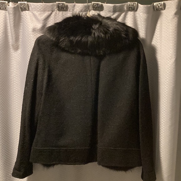 Woman’s Jacket with fox fur collar lapel and pockets - Picture 4 of 4